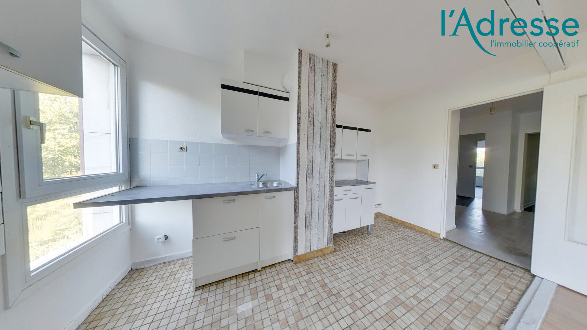 Noisy-le-Grand (93) 225 000 € Appartement 3 pièces , 2 chambres 76.00 m² Avec garage/box