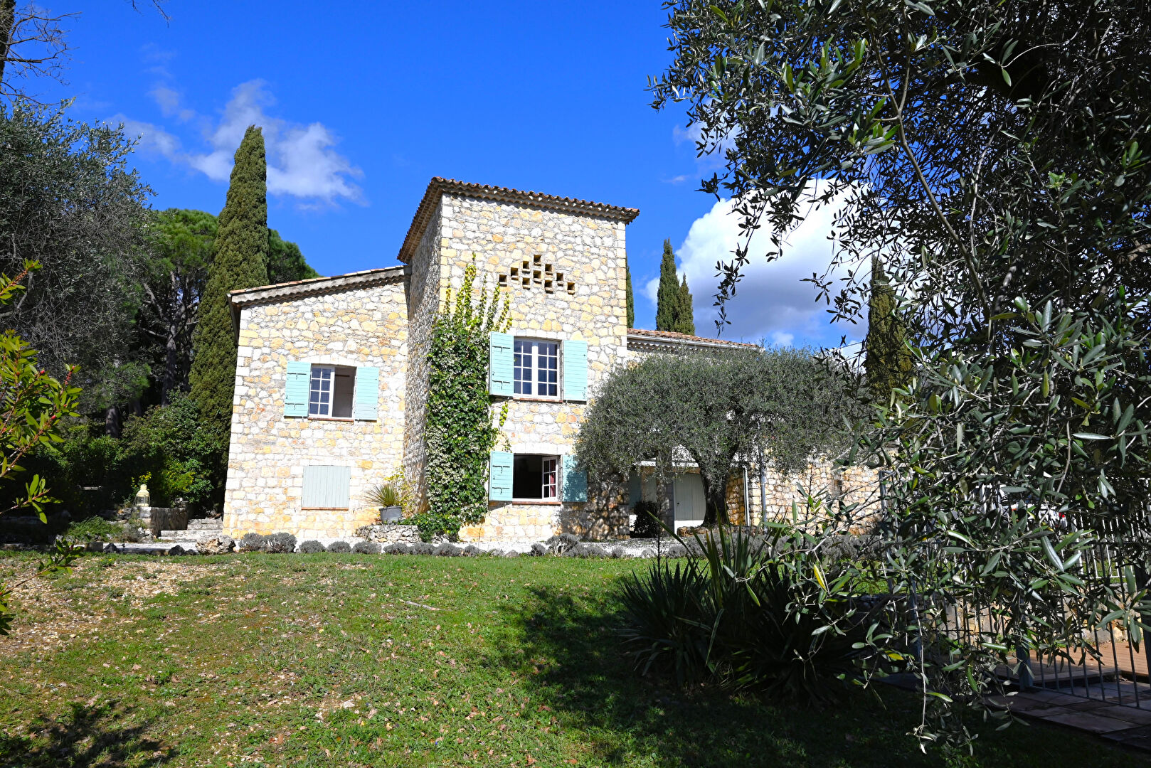 Maison LE ROURET (06650) 7 pièces 231.00 m²