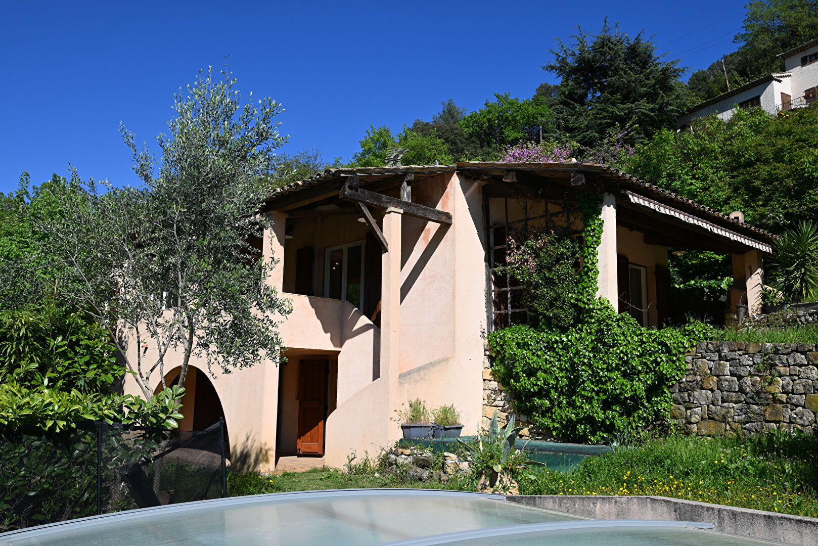 Maison CHATEAUNEUF GRASSE (06740) 5 pièces 199.00 m²