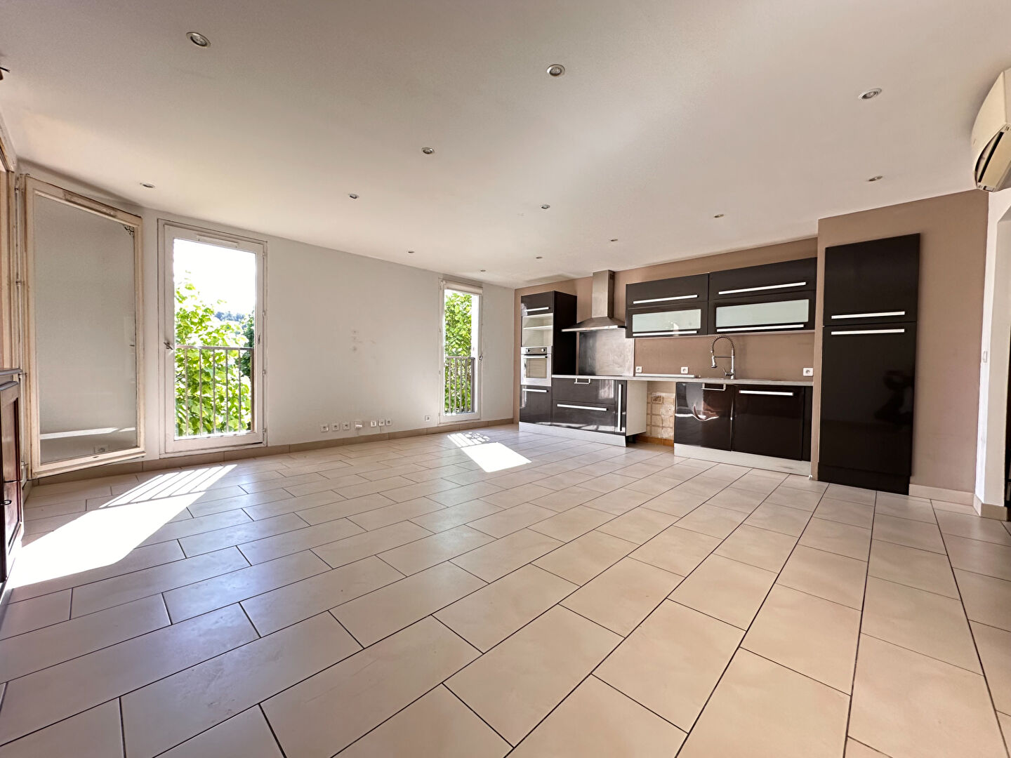 Appartement CHATEAUNEUF GRASSE (06740) 3 pièces 66.73 m²