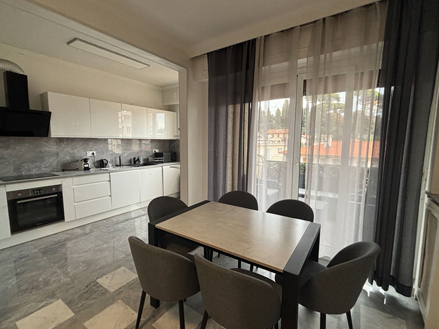 Appartement Nice (06100) 2 pi&egrave;ces 53.04 m&sup2;