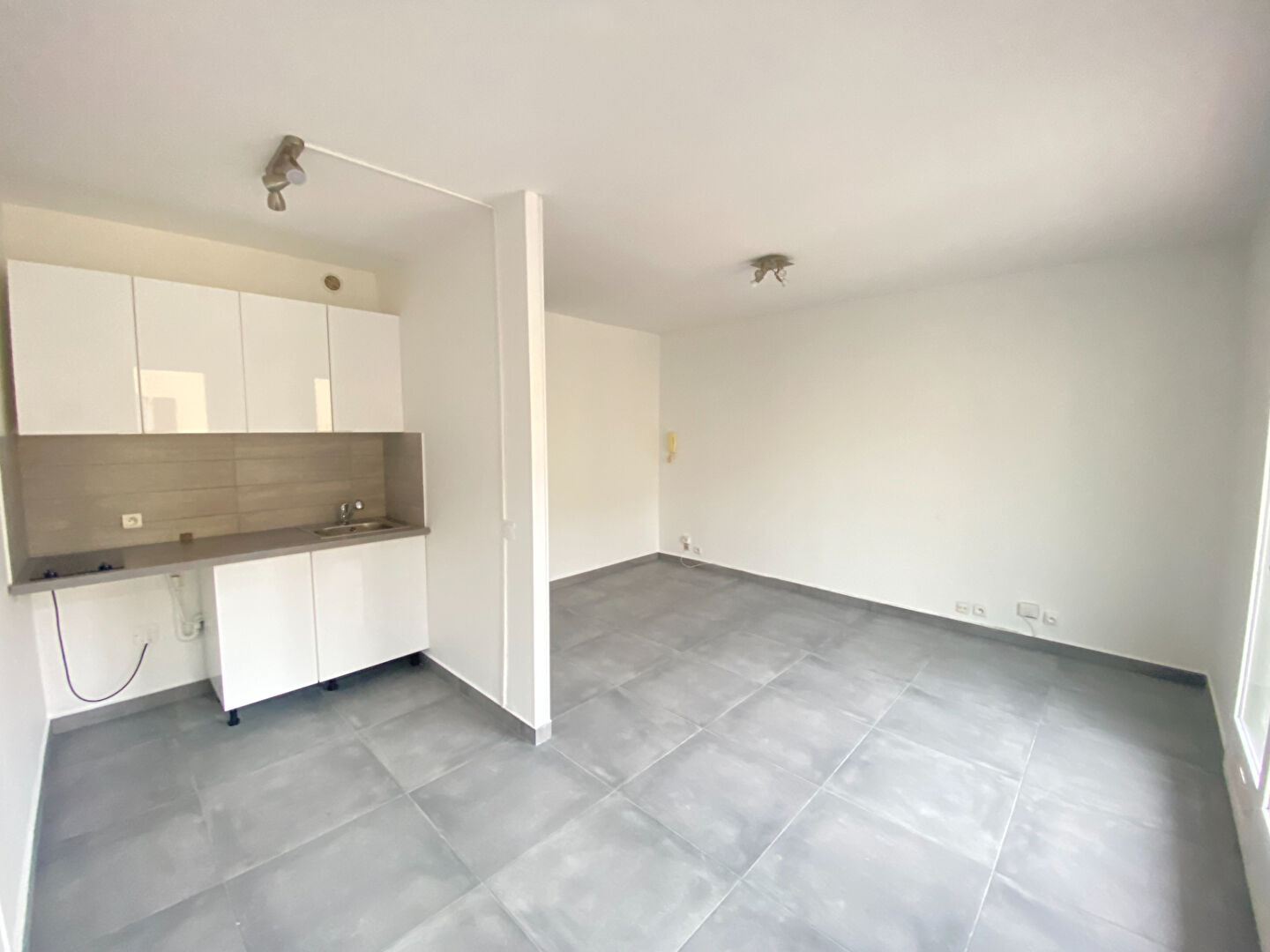 Appartement Nice (06100) 1 pi&egrave;ce 28.80 m&sup2;