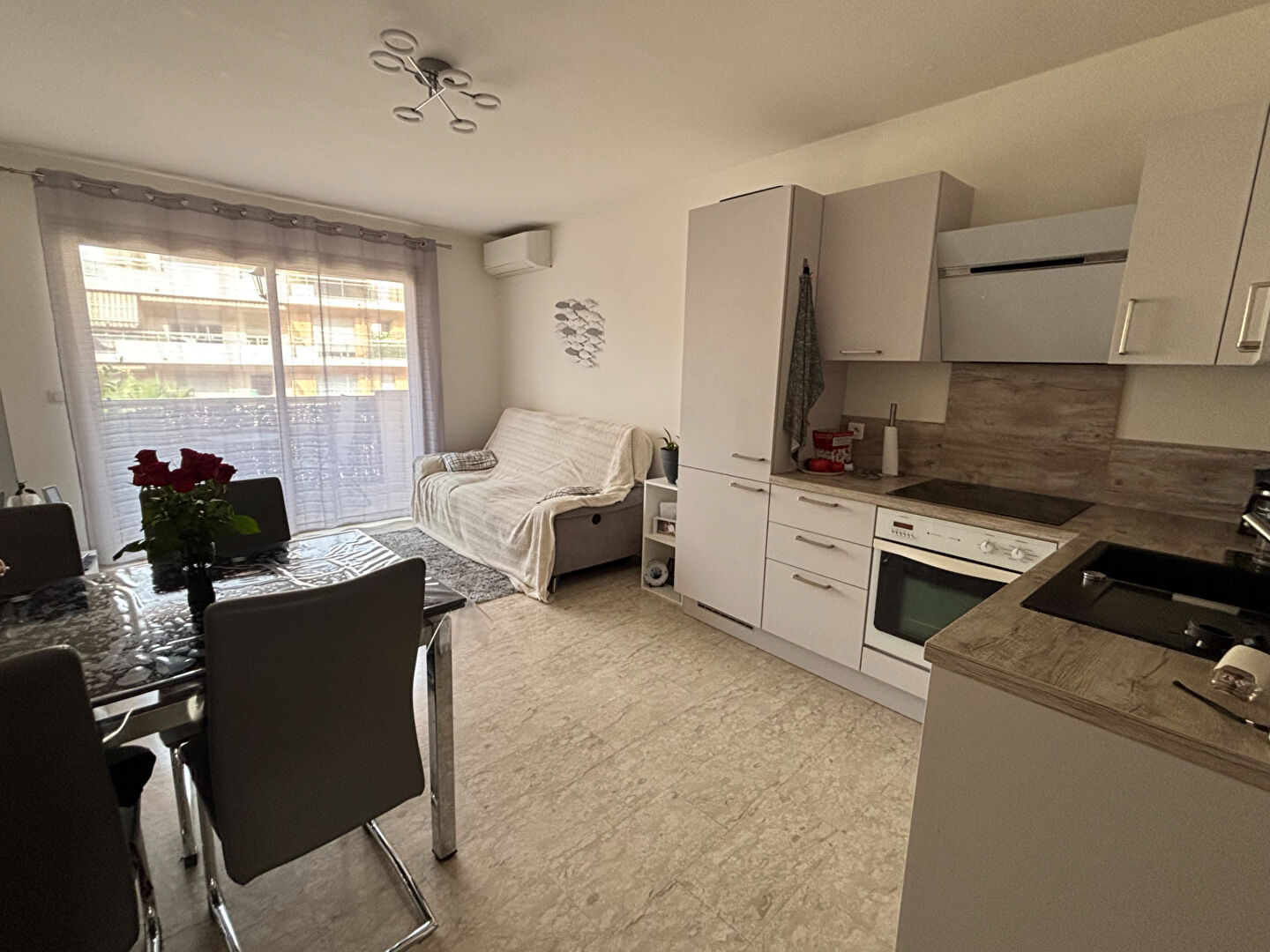 Appartement NICE (06100) 3 pi&egrave;ces 53.00 m&sup2;