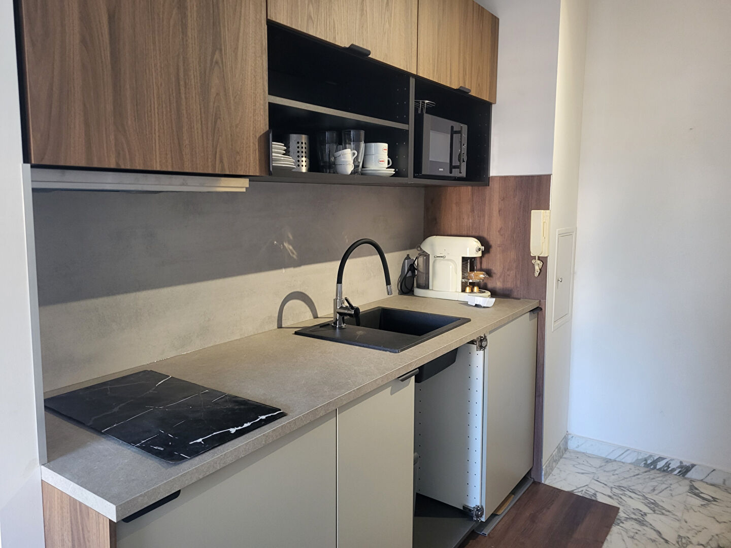 Appartement NICE (06100) 1 pi&egrave;ce 26.77 m&sup2;