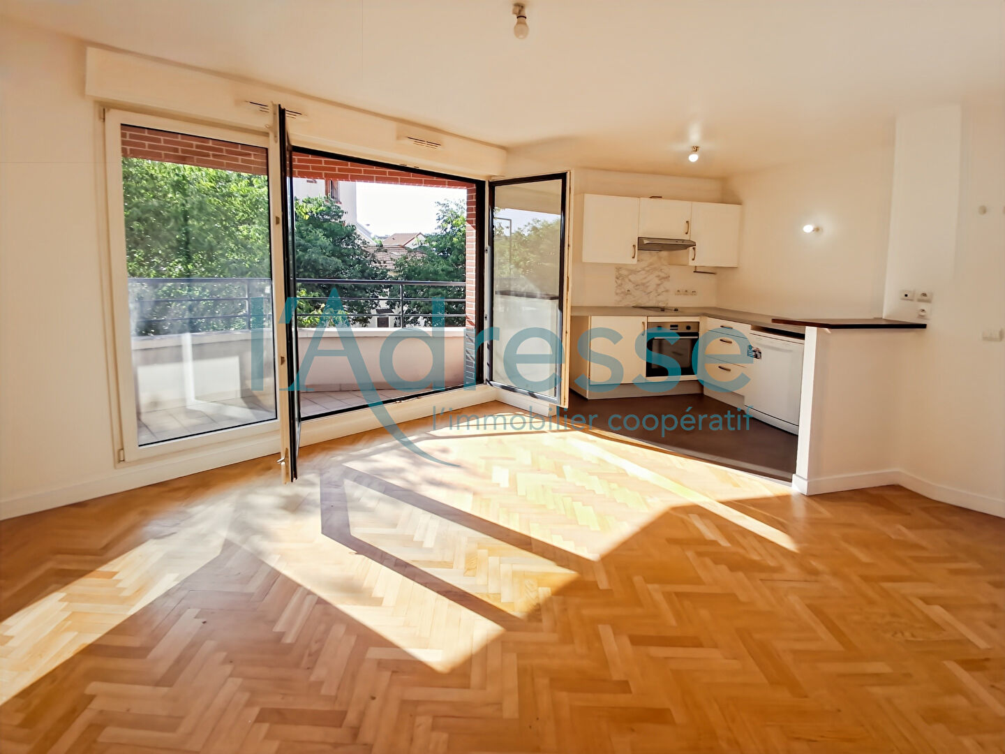 Suresnes (92) 336 000 € Appartement 2 pièces , 1 chambre 42.10 m² Avec balcon Voir le bien