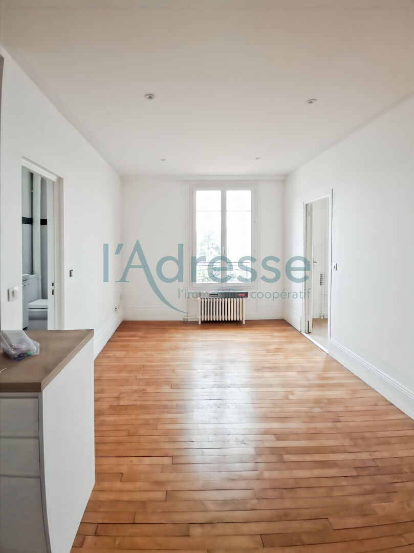 Appartement SURESNES (92150) 3 pi&egrave;ces 42.80 m&sup2;