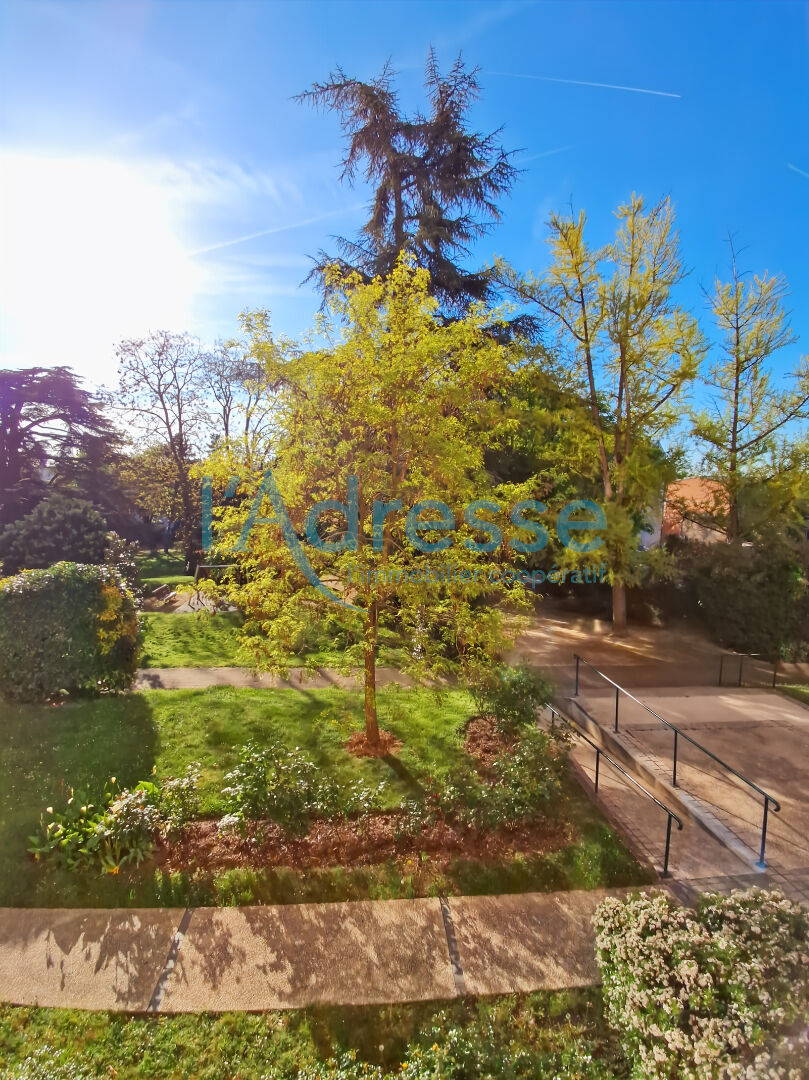 Appartement SURESNES (92150) 2 pi&egrave;ces 46.48 m&sup2;