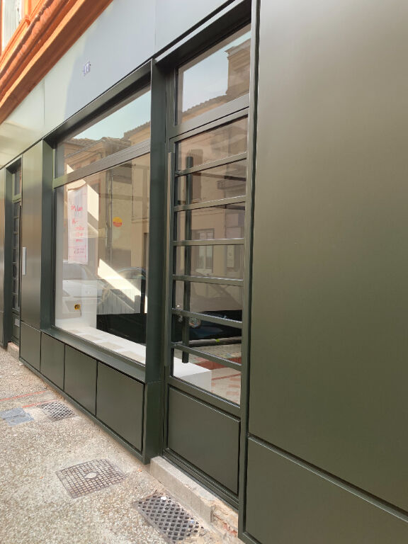 Local commercial L ISLE JOURDAIN (32600) 18.00 m&sup2;