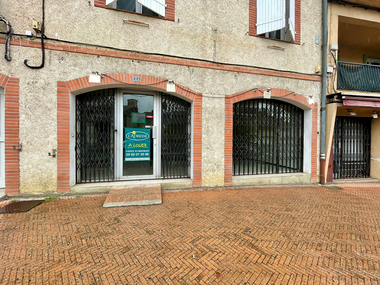 Local commercial LOMBEZ (32220) 54.87 m&sup2;