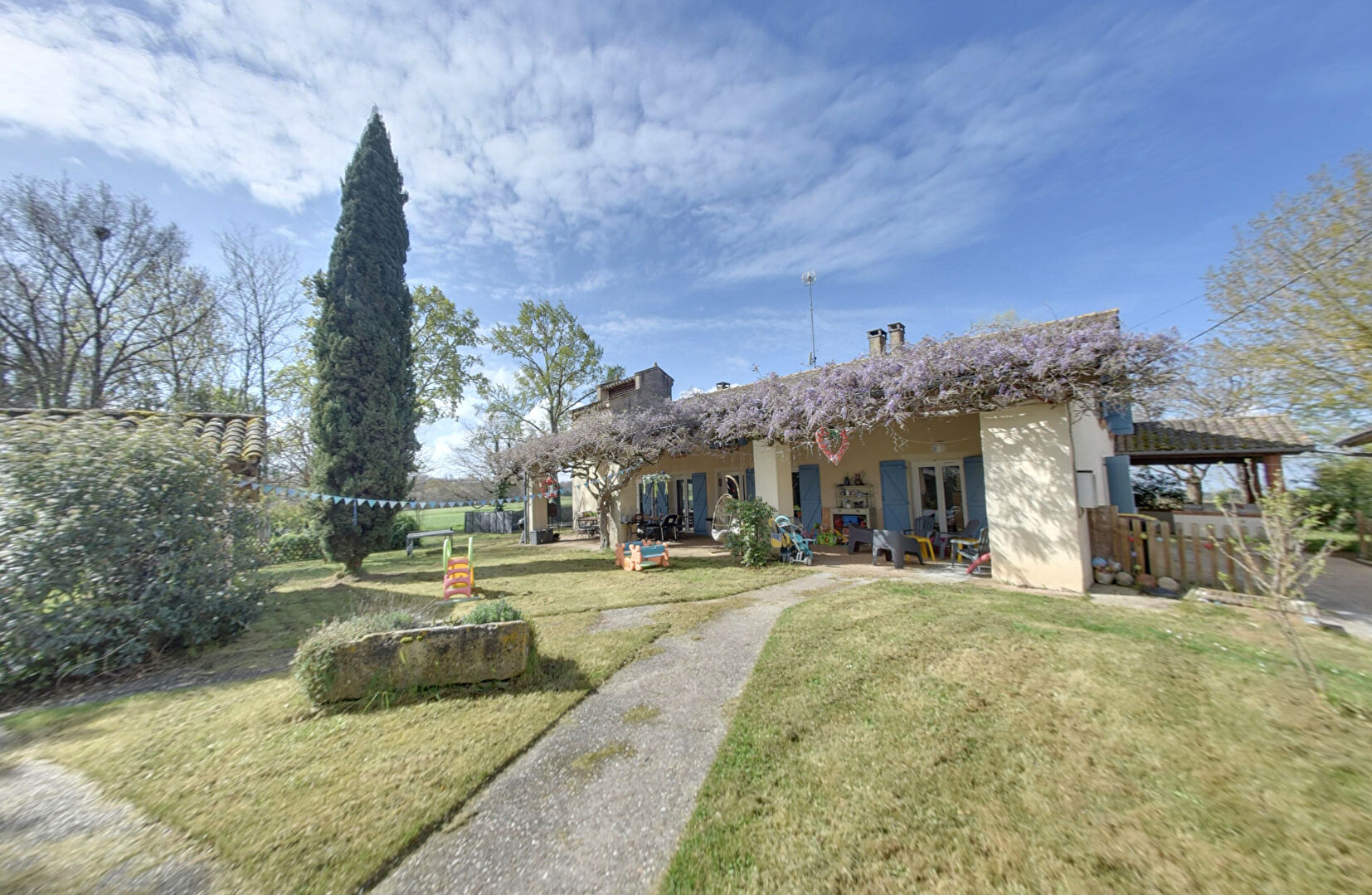 Maison NEGREPELISSE (82800) 9 pi&egrave;ces 260.00 m&sup2;