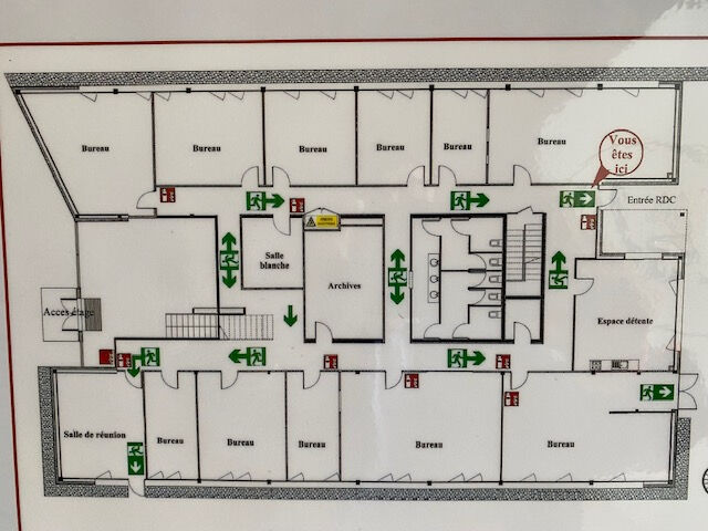 Bureaux MONTAUBAN (82000) 15 pi&egrave;ces 531.00 m&sup2;