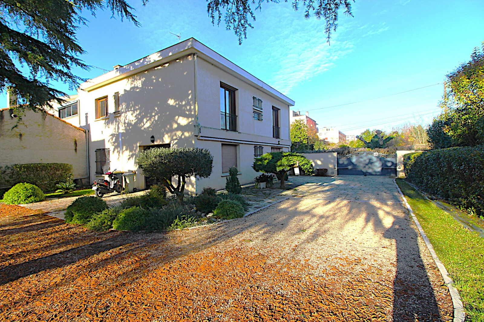 Maison MONTAUBAN (82000) 9 pi&egrave;ces 408.00 m&sup2;