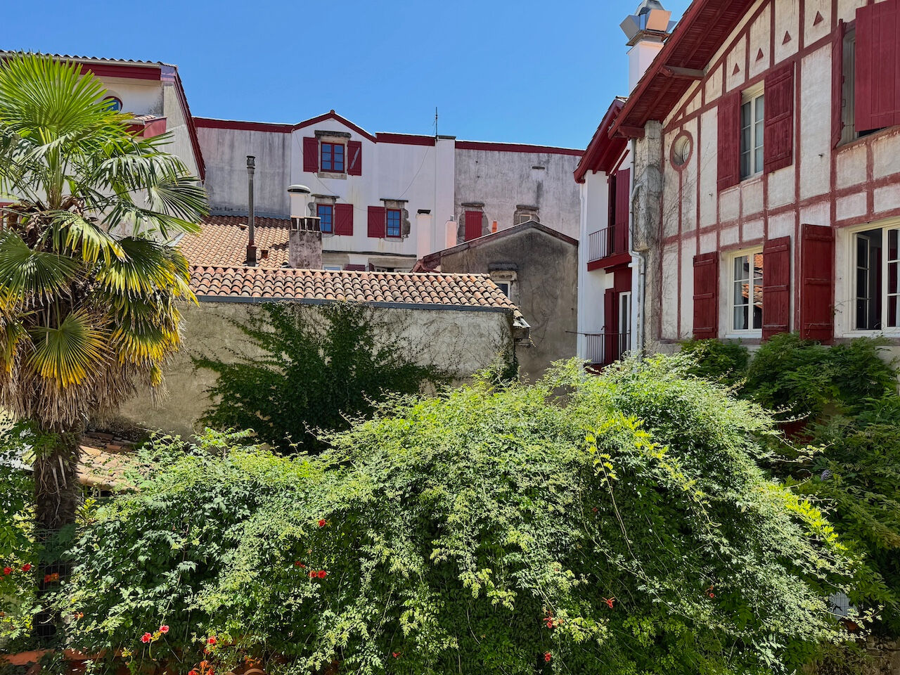 Immeuble SAINT JEAN DE LUZ (64500) 13 pi&egrave;ces 183.00 m&sup2;