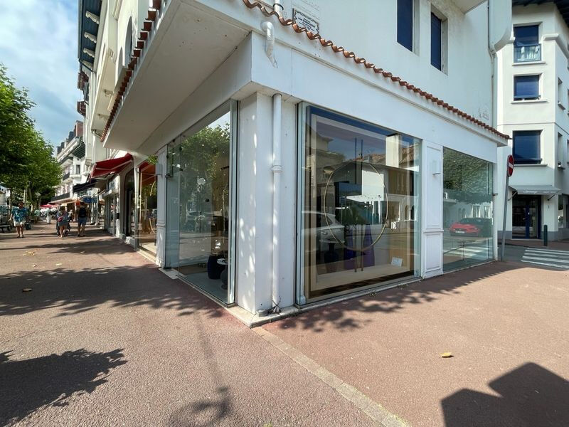 Local commercial SAINT JEAN DE LUZ (64500) 51.00 m&sup2;