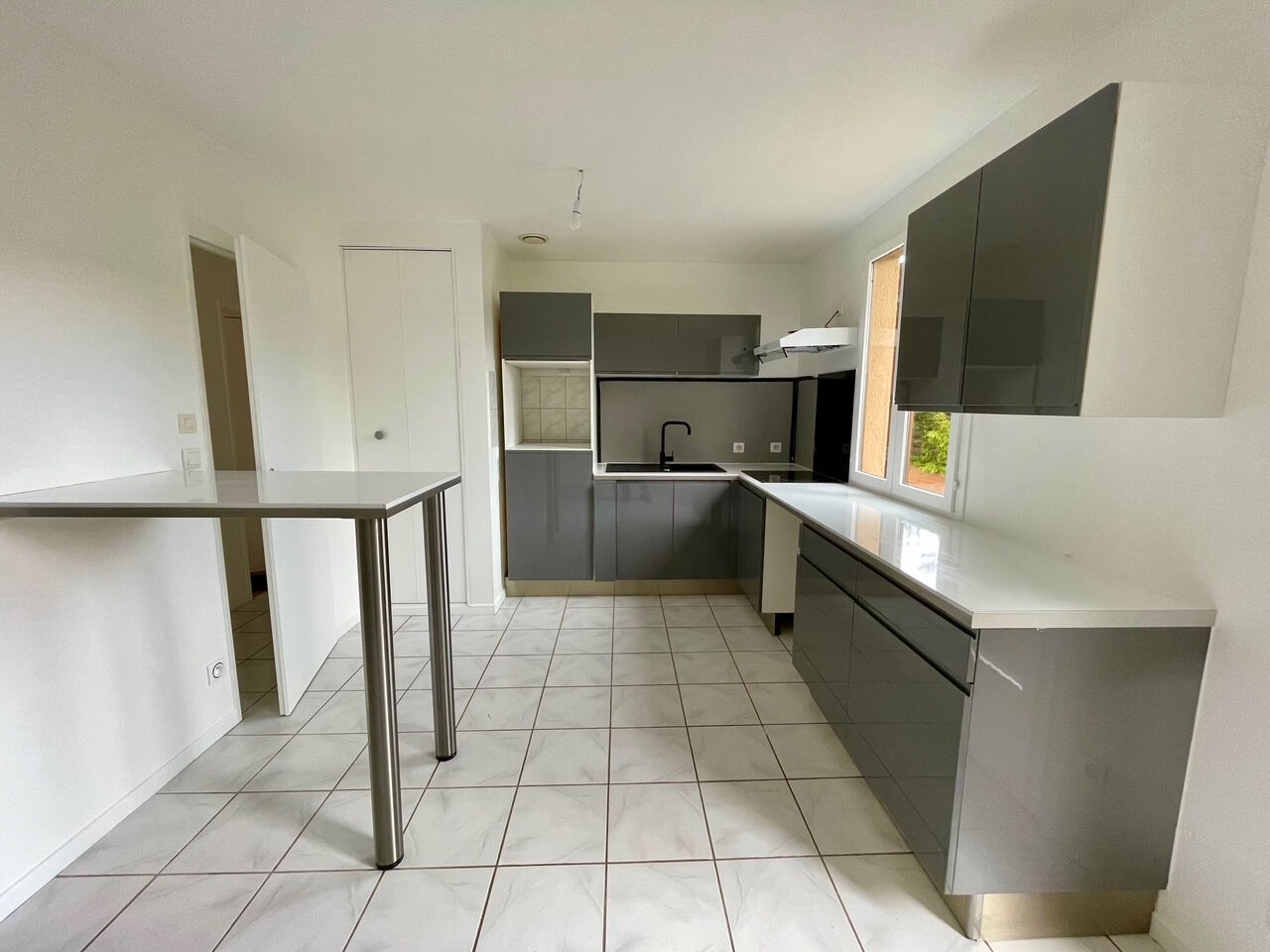 à 35 km de Deuil-la-Barre 1 300 € / mois cc Maison 5 pièces , 3 chambres 77.00 m² Avec jardin, garage/box Voir le bien