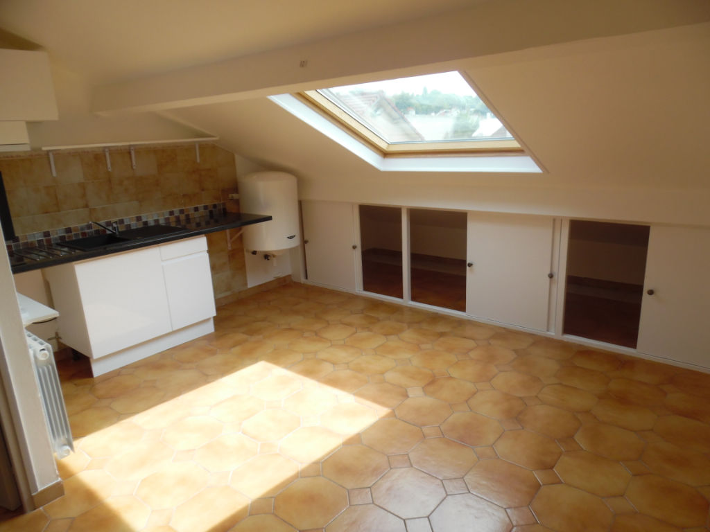 Bry-sur-Marne (94) Exclusif 620 € / mois cc Appartement 1 pièce 13.69 m² Voir le bien