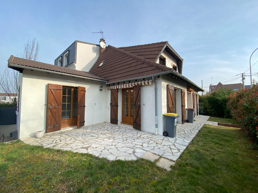 à 18 km de Levallois-Perret Exclusif 2 200 € / mois cc Maison 5 pièces , 3 chambres 100.53 m² Avec jardin, terrasse Voir le bien