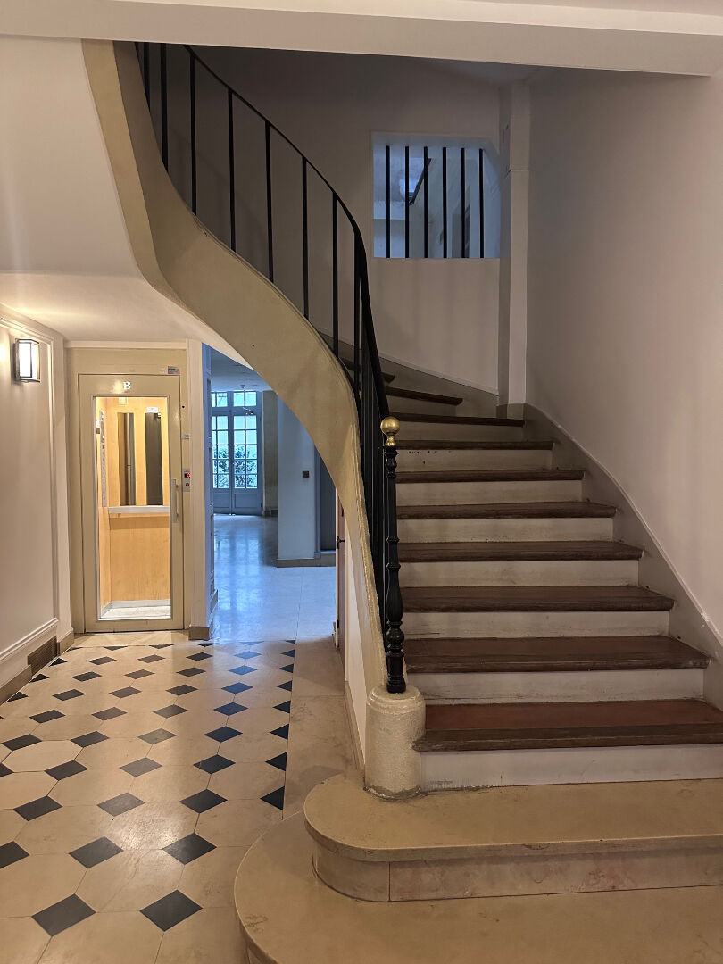 Appartement PARIS (75006) 2 pièces 51.83 m²