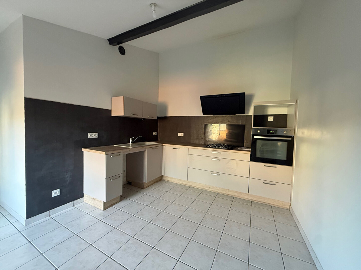 Maison LIMOUX (11300) 2 pièces 68.00 m²