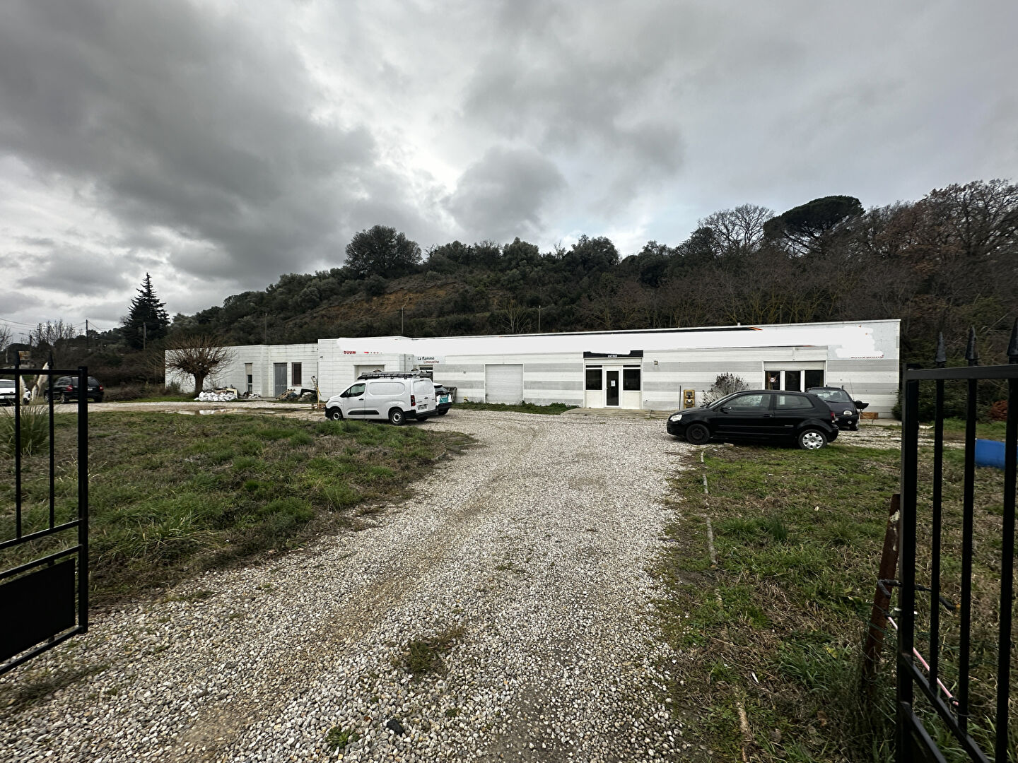 Entrep&ocirc;t / Local industriel LIMOUX (11300) 9 pi&egrave;ces 588.00 m&sup2;