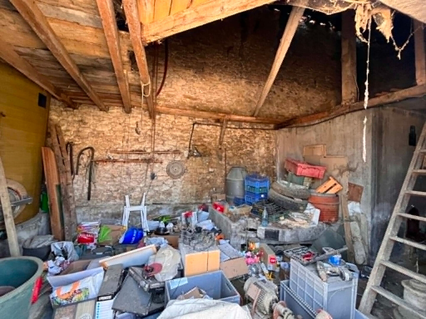 Grange LIMOUX (11300) 1 pi&egrave;ce 50.00 m&sup2;