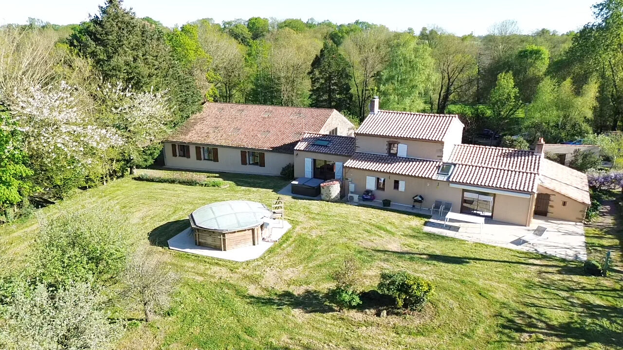 Maison AIZENAY (85190) 5 pi&egrave;ces 222.00 m&sup2;