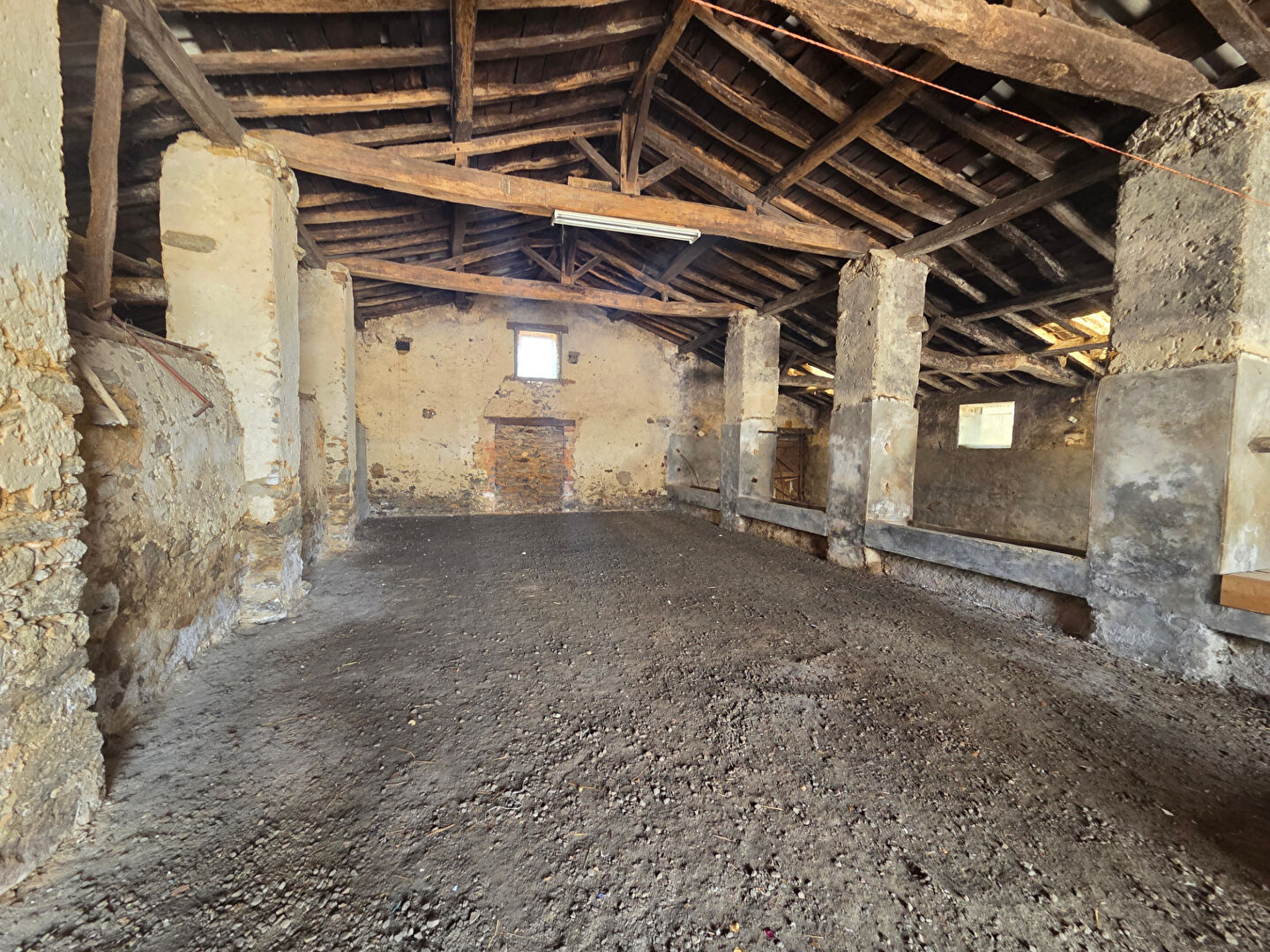 Grange APREMONT (85220) 180.00 m&sup2;