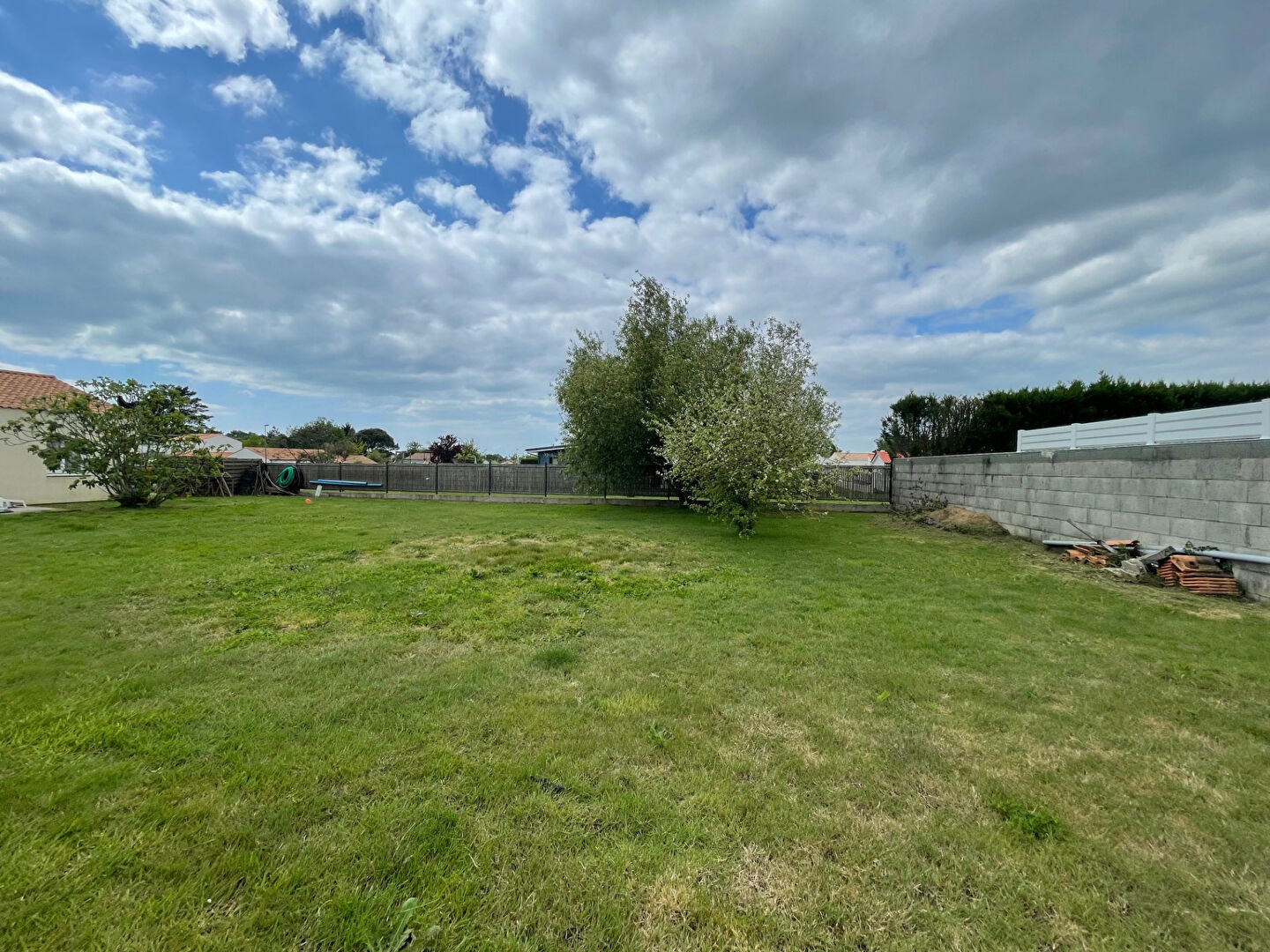 Terrain LE FENOUILLER (85800) 561.00 m²