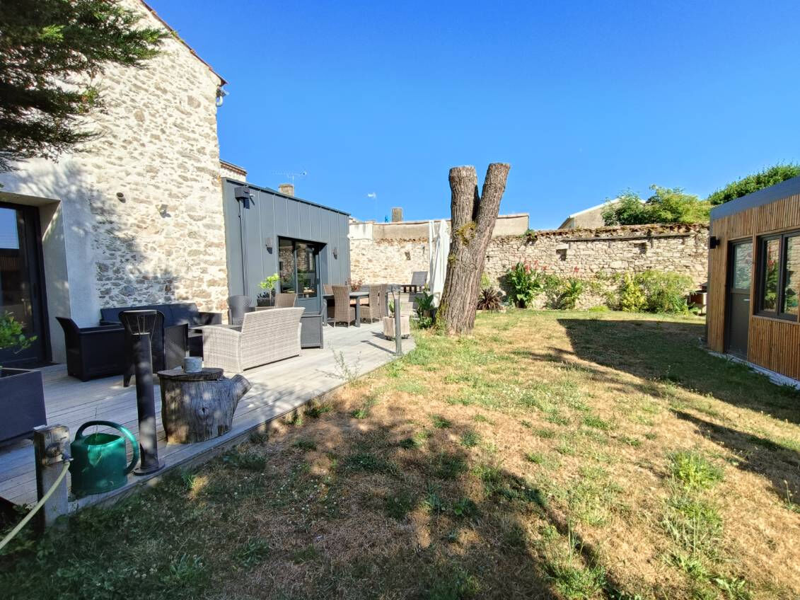 Maison AIZENAY (85190) 7 pièces 193.00 m²