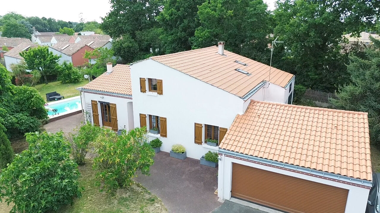 Maison LE POIRE SUR VIE (85170) 7 pi&egrave;ces 153.00 m&sup2;