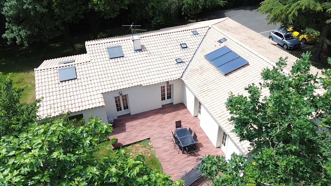 Maison AIZENAY (85190) 8 pi&egrave;ces 205.00 m&sup2;