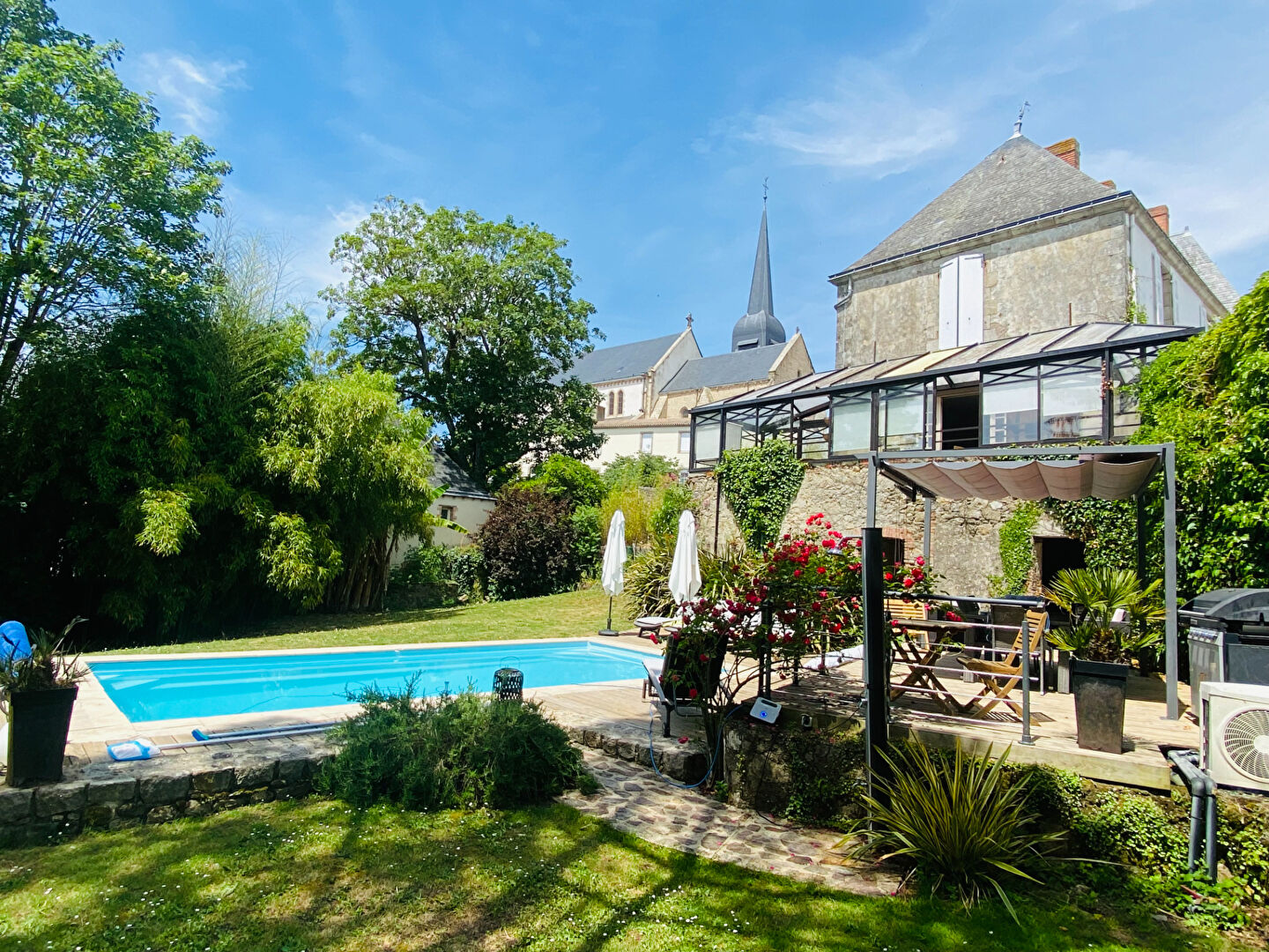 Maison LE POIRE SUR VIE (85170) 12 pi&egrave;ces 252.00 m&sup2;