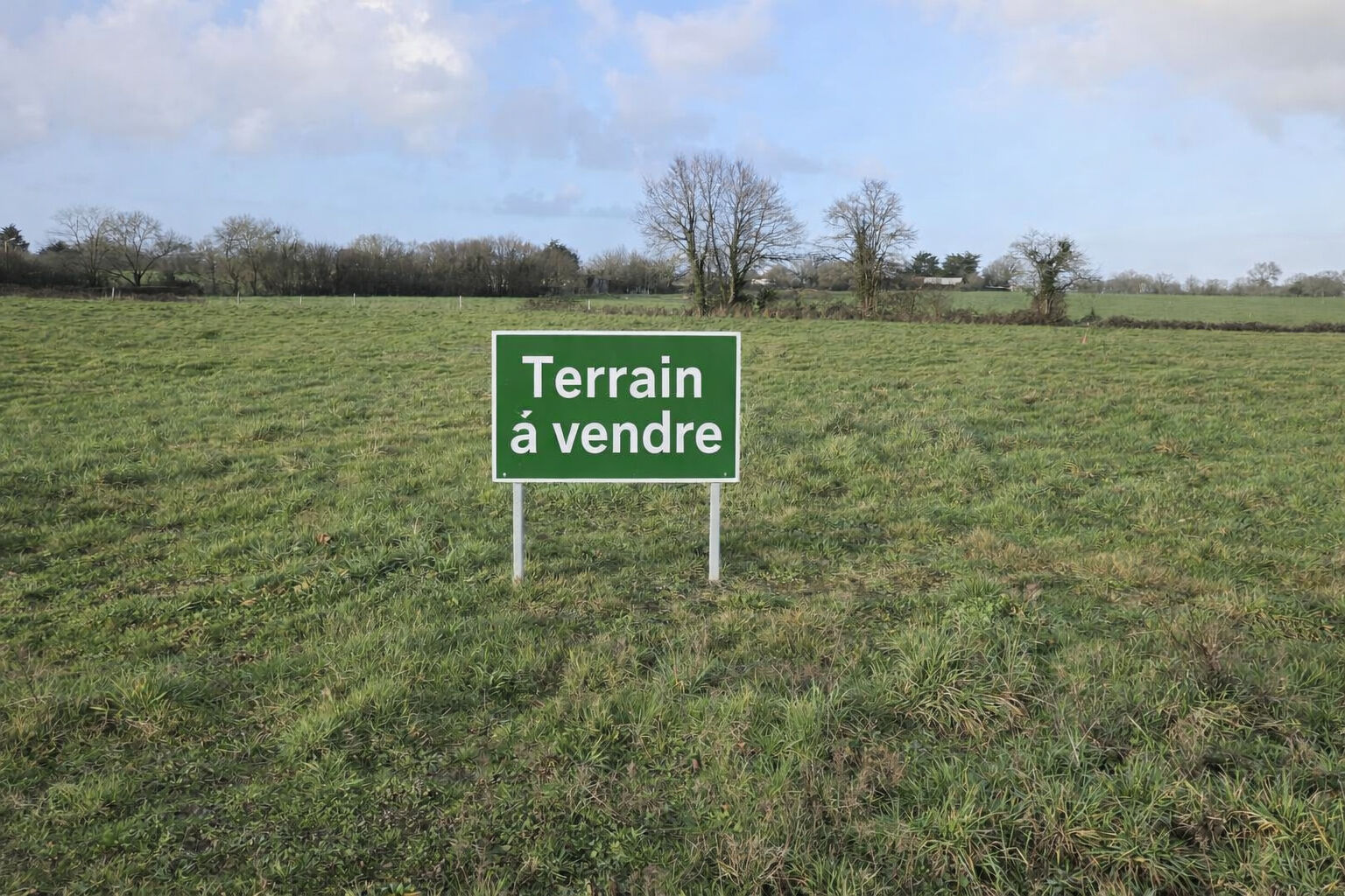 Terrain COMMEQUIERS (85220) 324.00 m&sup2;