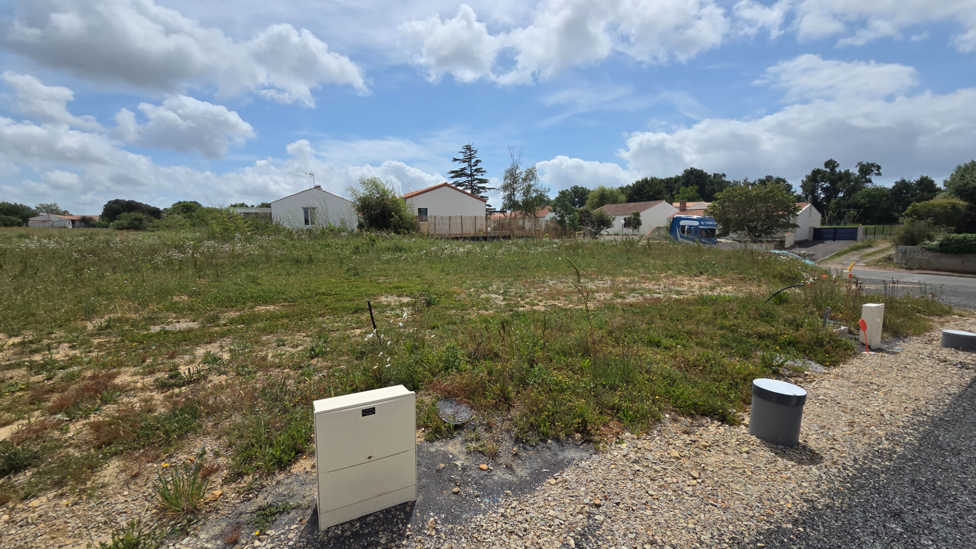 Terrain LE FENOUILLER (85800) 493.00 m&sup2;