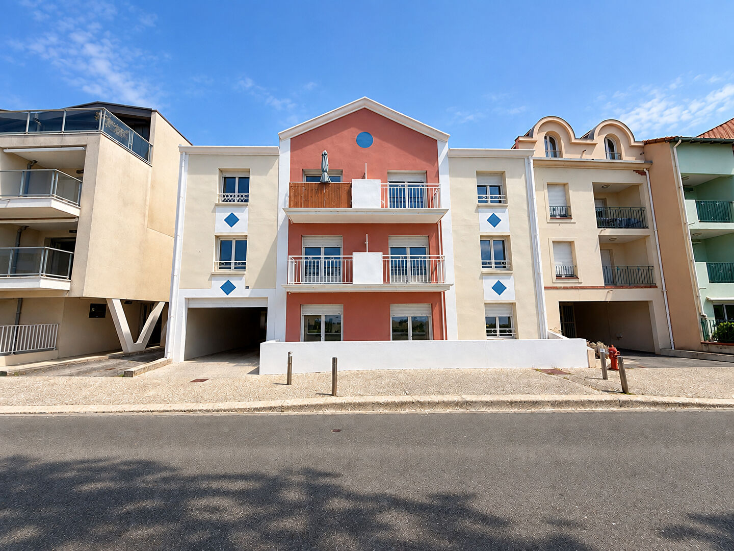 Immeuble SAINT HILAIRE DE RIEZ (85270) 14 pi&egrave;ces 304.00 m&sup2;