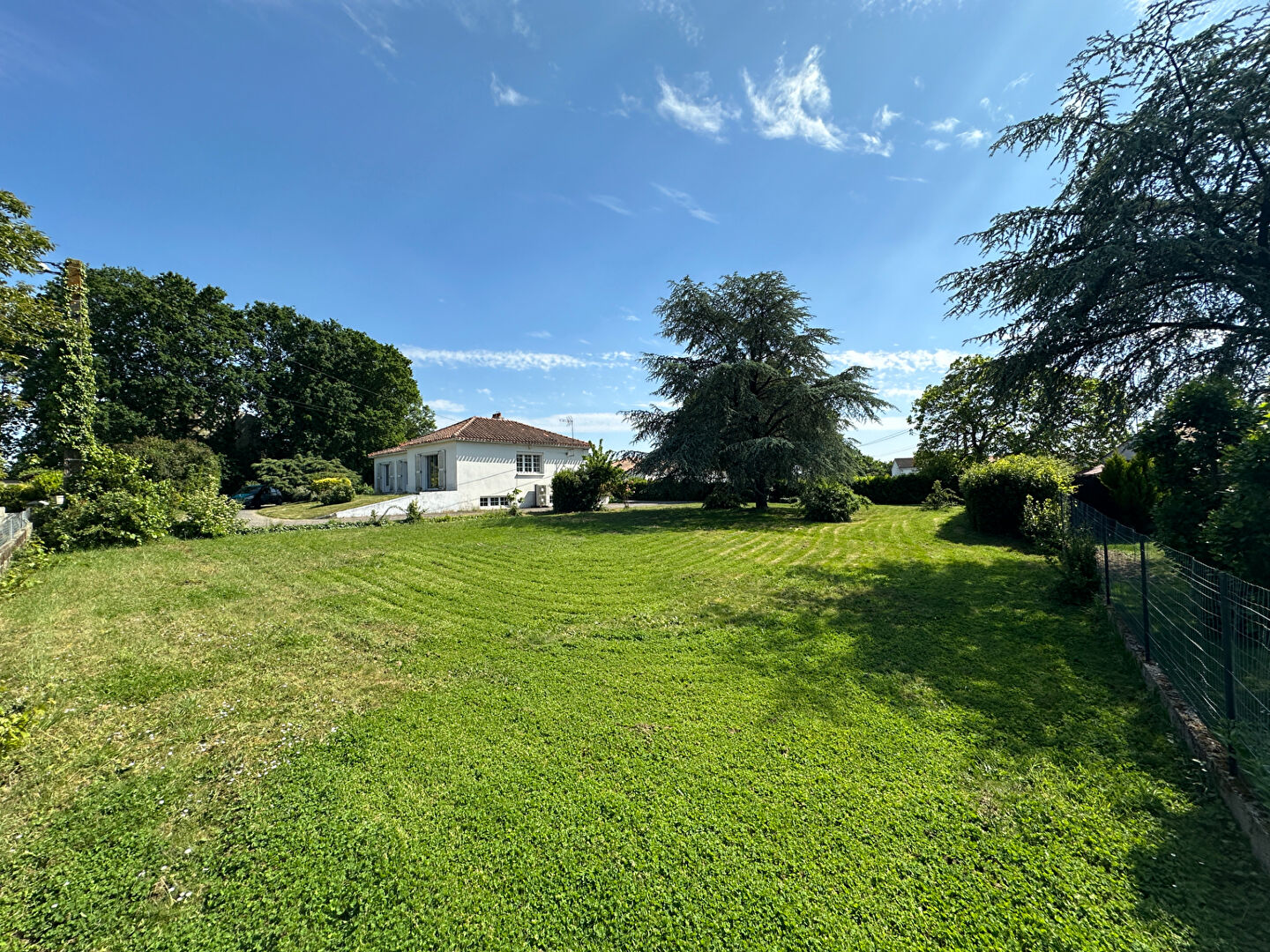 Terrain AIZENAY (85190) 800.00 m&sup2;
