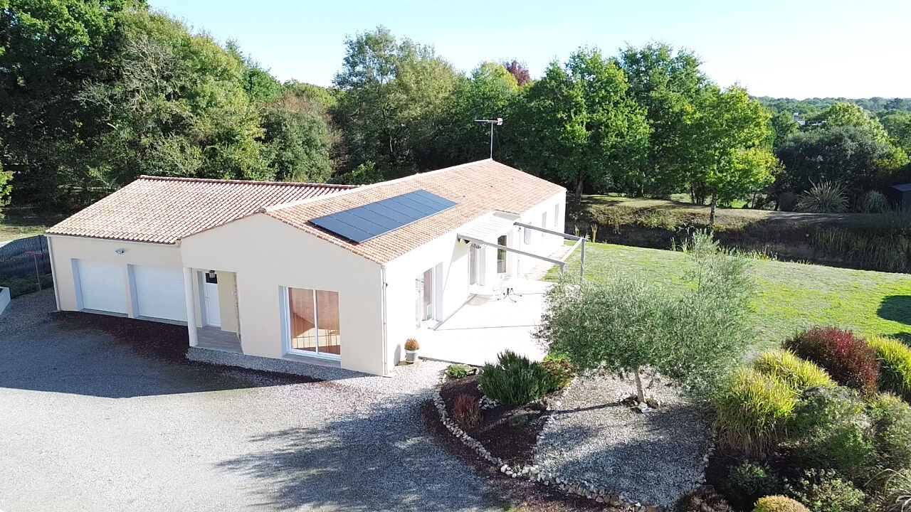Maison BEAULIEU SOUS LA ROCHE (85190) 6 pi&egrave;ces 145.00 m&sup2;