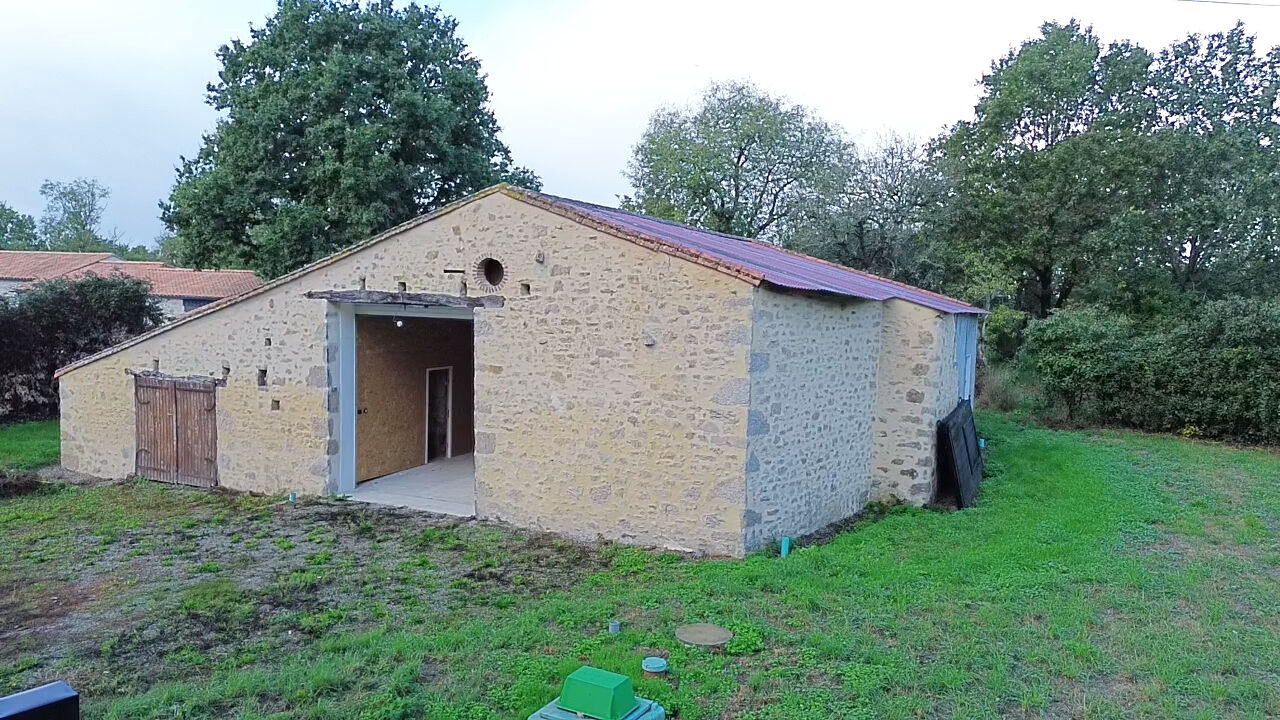 Maison LE POIRE SUR VIE (85170) 3 pi&egrave;ces 170.00 m&sup2;