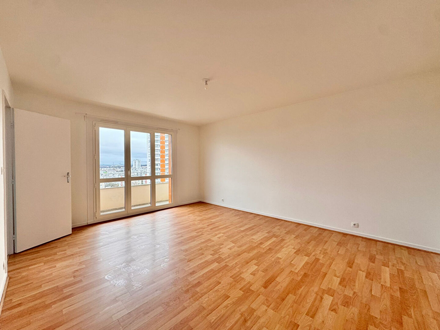 Appartement REIMS (51100) 1 pièce 39.00 m²