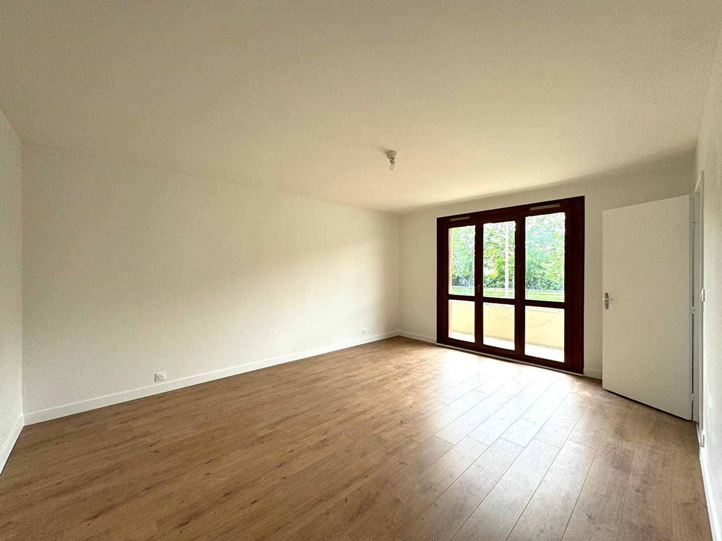 Appartement REIMS (51100) 1 pièce 37.36 m²