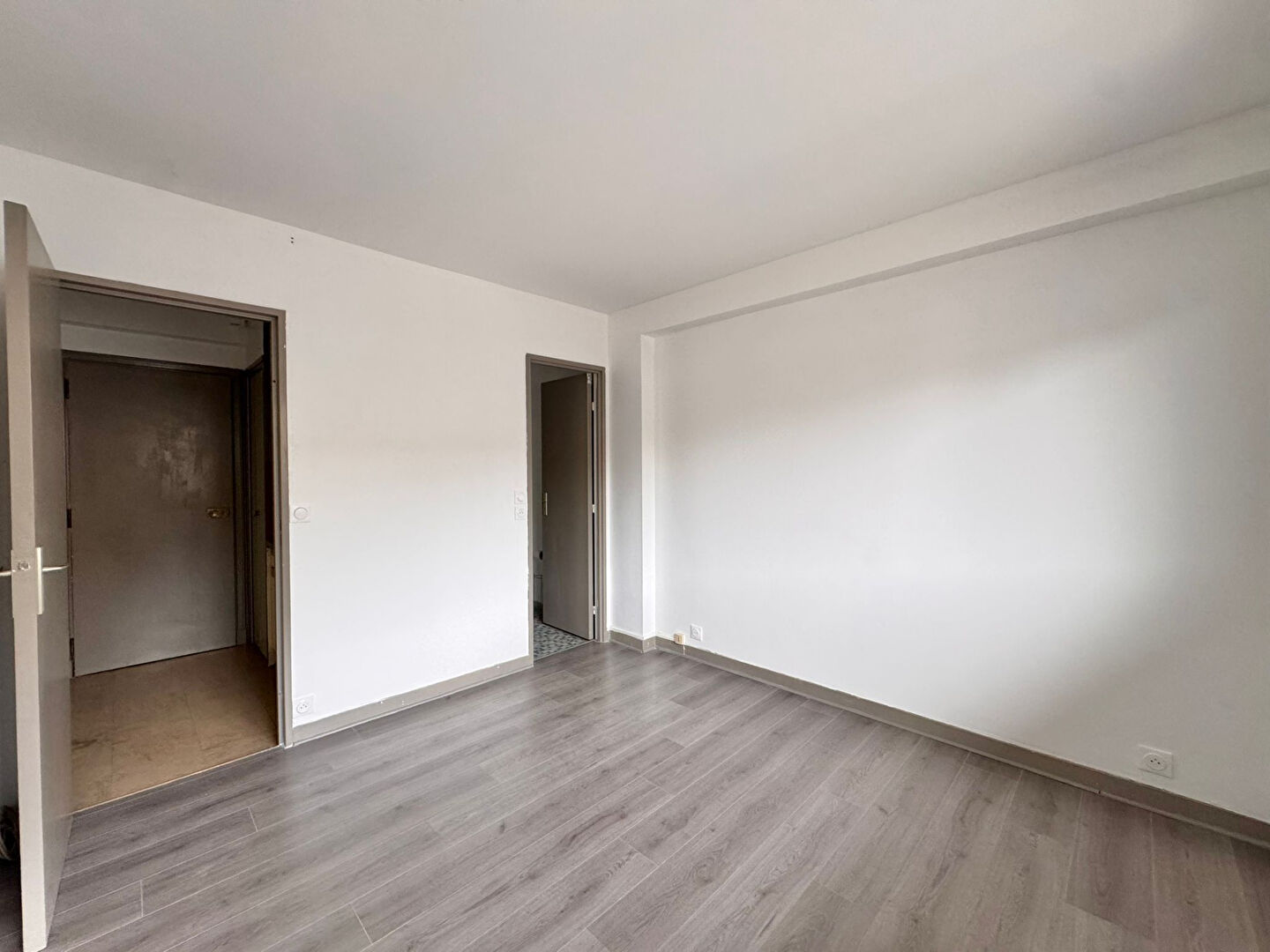 Appartement REIMS (51100) 1 pièce 18.00 m²