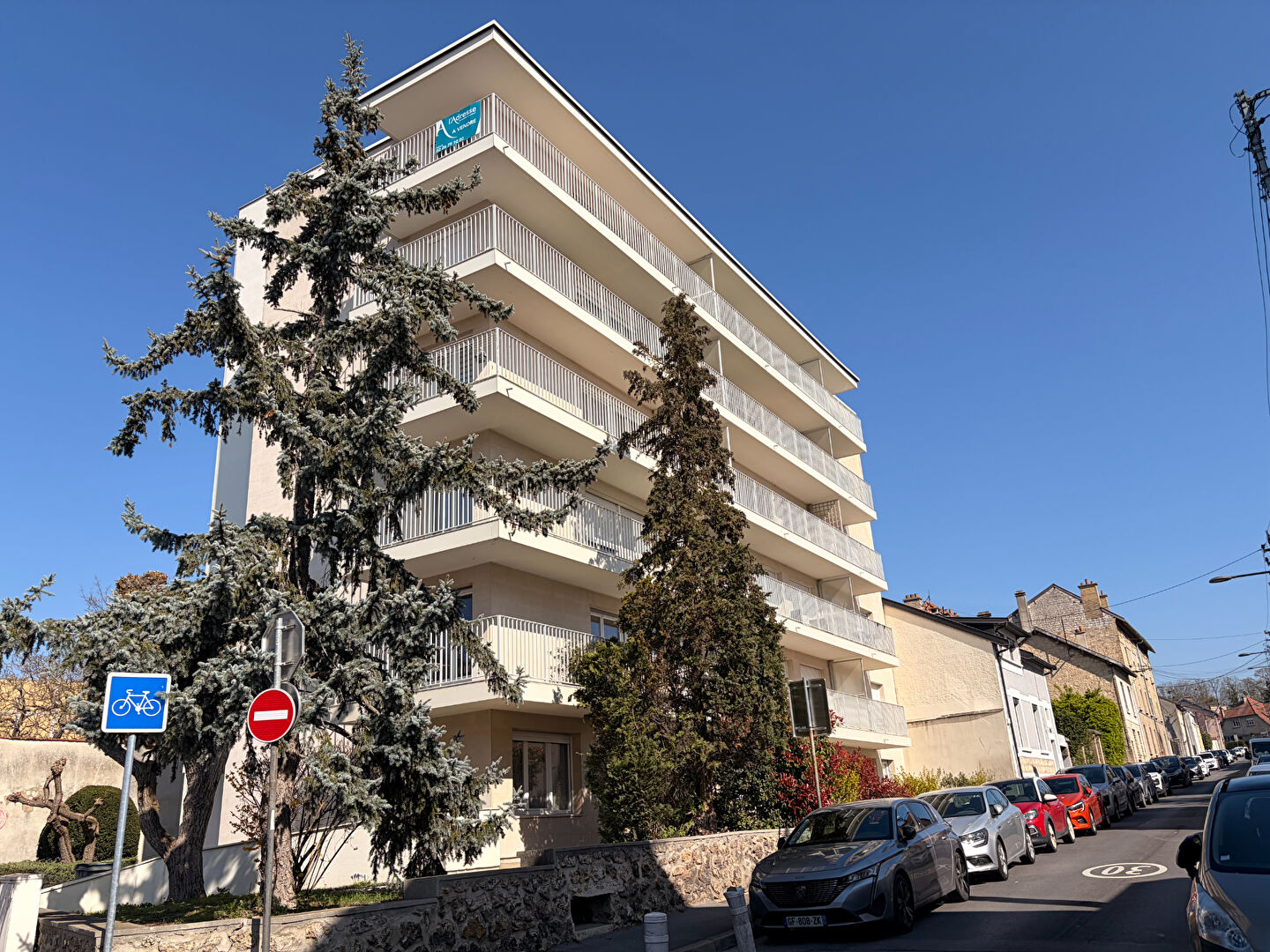 Parking / box REIMS (51100) 12.00 m&sup2;