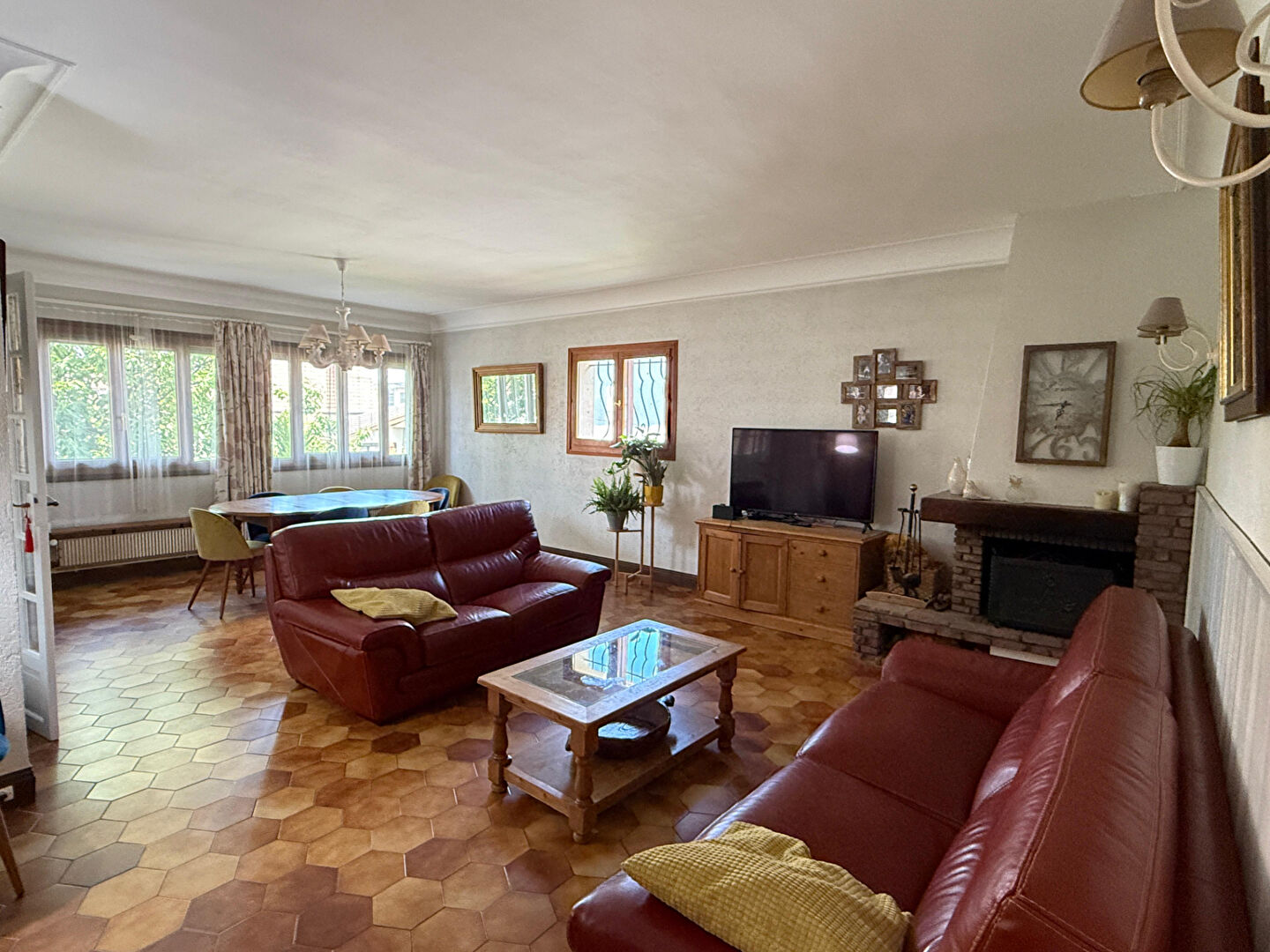 Maison NEUILLY SUR MARNE (93330) 8 pièces 182.00 m²