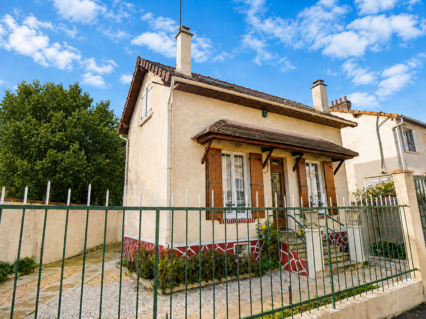 Neuilly-sur-Marne (93) 265 000 € Maison 4 pièces , 2 chambres 63.00 m² Avec jardin, garage/box