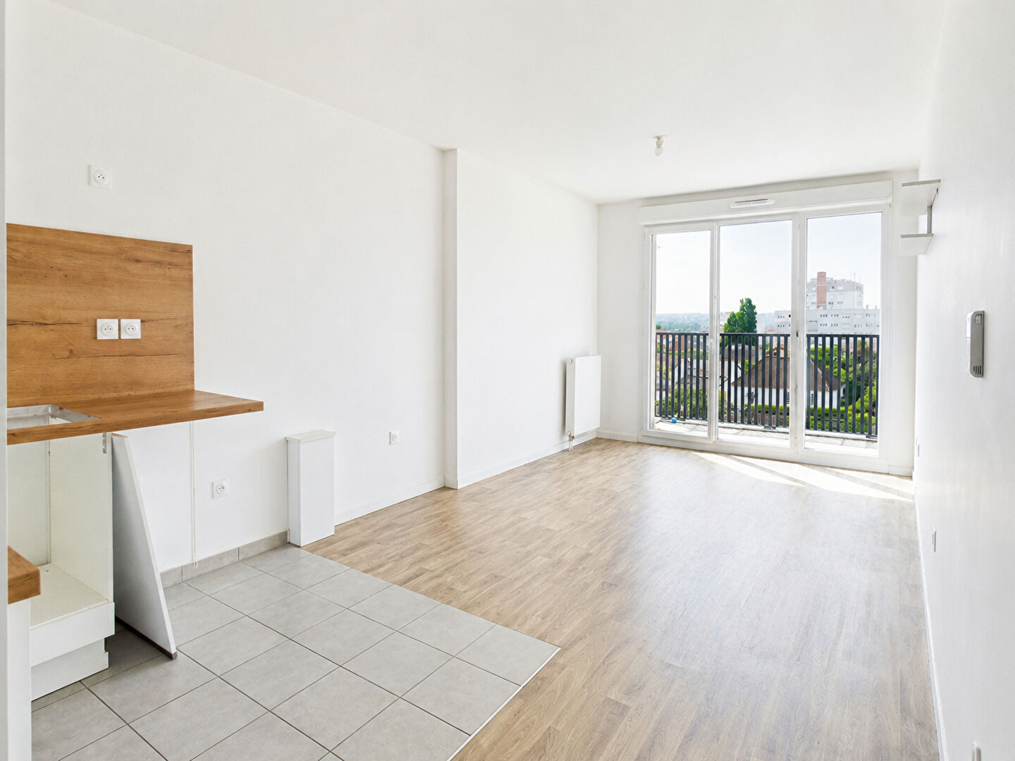 Gagny (93) 204 979 € Appartement 2 pièces , 1 chambre 43.00 m² Avec balcon Voir le bien