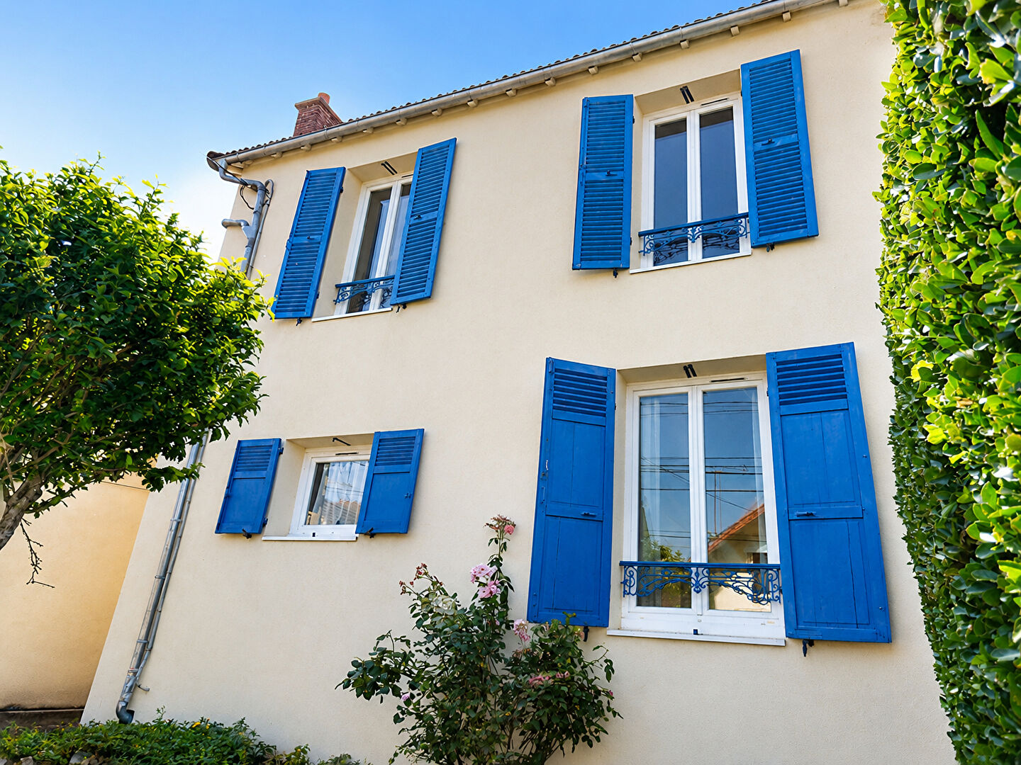 Chelles (77) 349 000 € Maison 5 pièces , 3 chambres 90.00 m² Avec jardin, terrasse Voir le bien