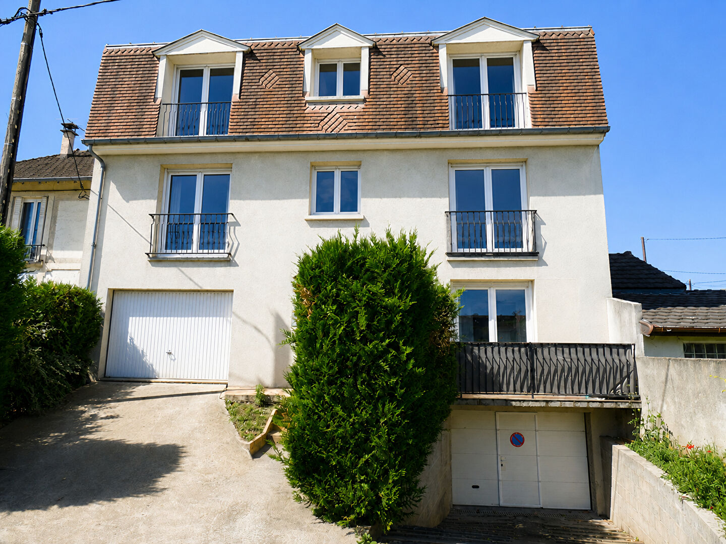 Immeuble NEUILLY SUR MARNE (93330) 10 pi&egrave;ces 235.00 m&sup2;