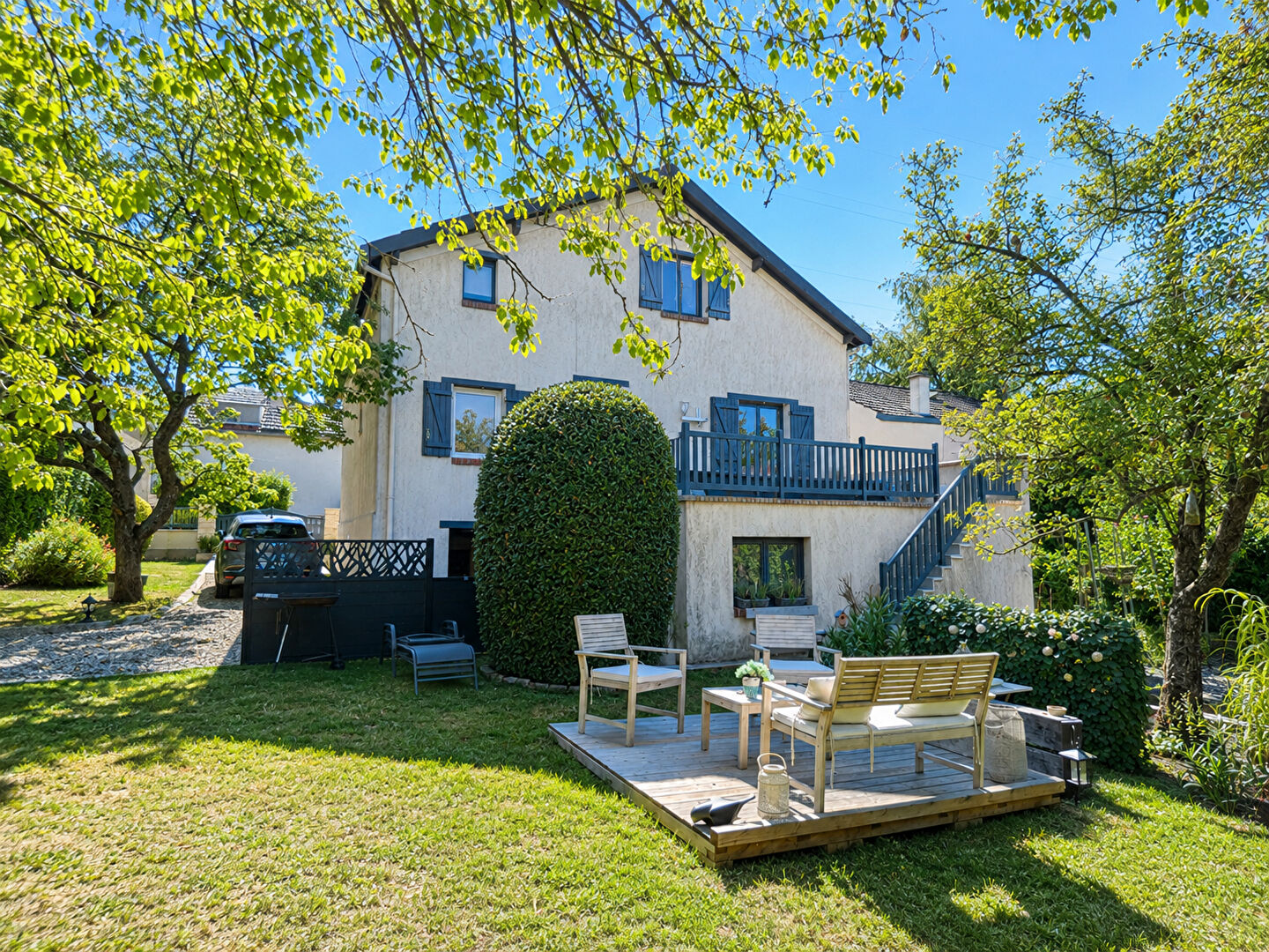 à 3 km de Clichy-sous-Bois 399 000 € Maison 5 pièces , 3 chambres 110.00 m² Avec jardin, terrasse, garage/box Voir le bien