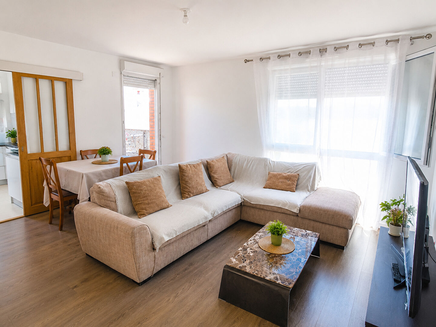 Neuilly-sur-Marne (93) 238 000 € Appartement 3 pièces , 2 chambres 62.00 m² Avec balcon Voir le bien