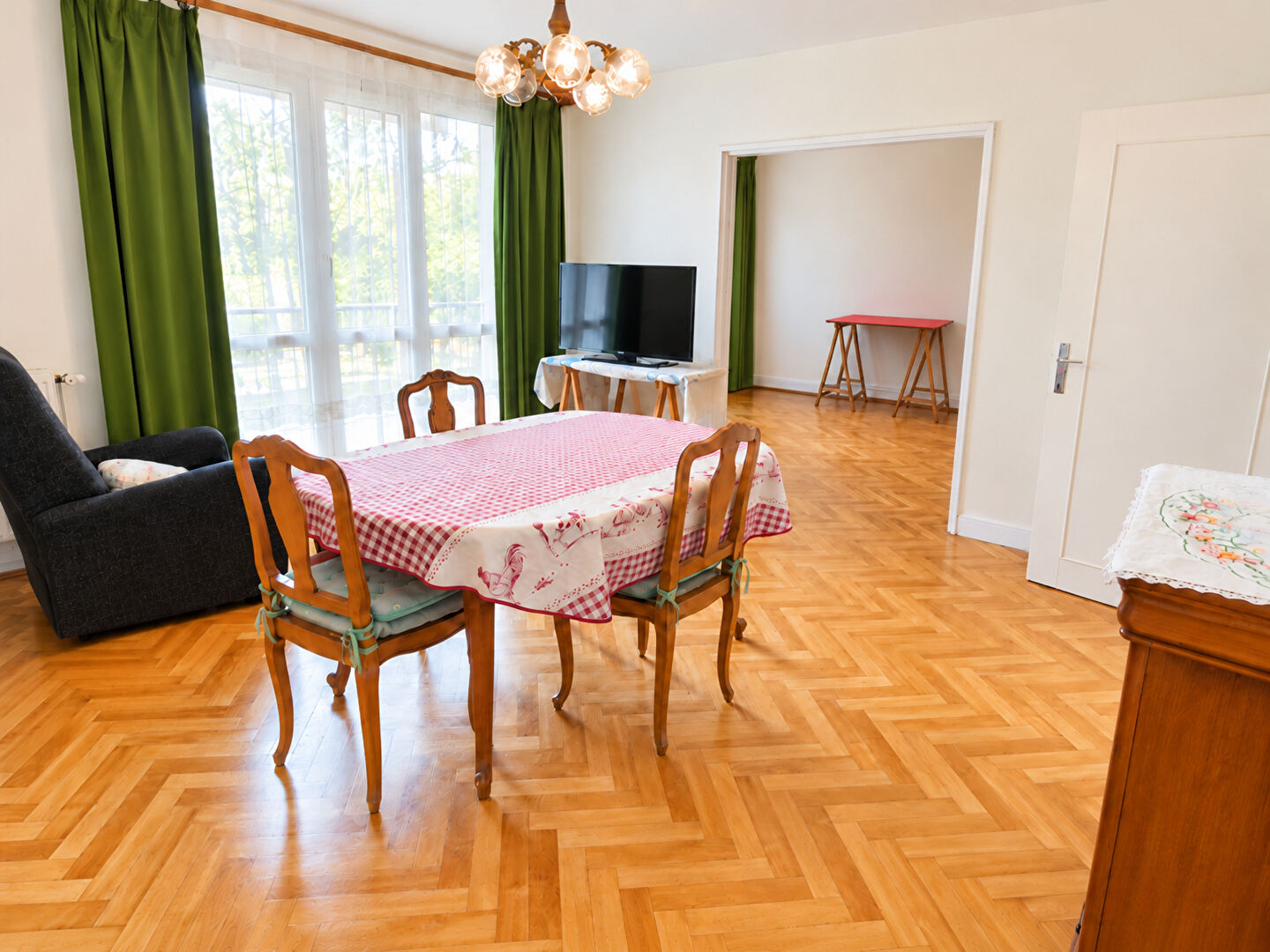 Gagny (93) 196 000 € Appartement 4 pièces , 3 chambres 71.00 m² Avec garage/box